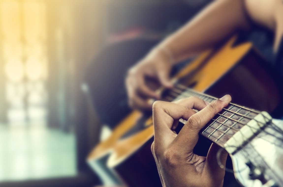 AdobeStock_92484992 Guitar1